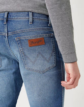 Męskie Spodnie Jeansowe Wrangler Texas Slim Blue Chill W12SU898T 112141161